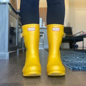 Hunter Boots Yellow, Size 7